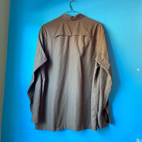 Eddie Bauer Hiking Shirt Mens Size XL Button down Front Pockets Vents on back - Picture 9 of 10